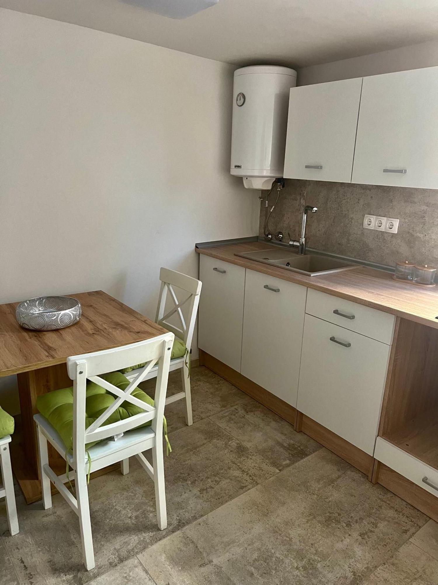 Apartman Roko Tribalj Eksteriør bilde